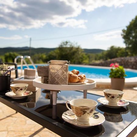 Holiday Home Sego With Private Pool Veliki Brocanac ภายนอก รูปภาพ