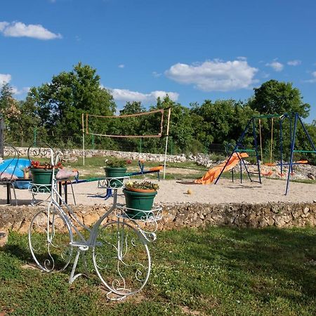 Holiday Home Sego With Private Pool Veliki Brocanac ภายนอก รูปภาพ