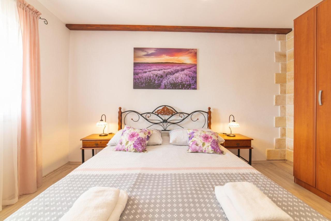 Holiday Home Sego With Private Pool Veliki Brocanac ภายนอก รูปภาพ