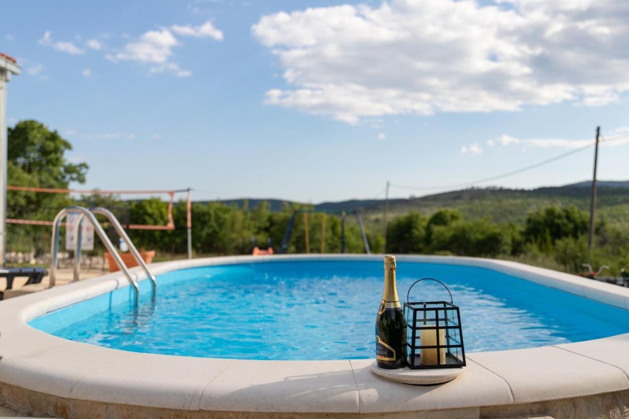 Holiday Home Sego With Private Pool Veliki Brocanac ภายนอก รูปภาพ